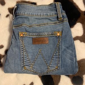Women’s wrangler patch jeans